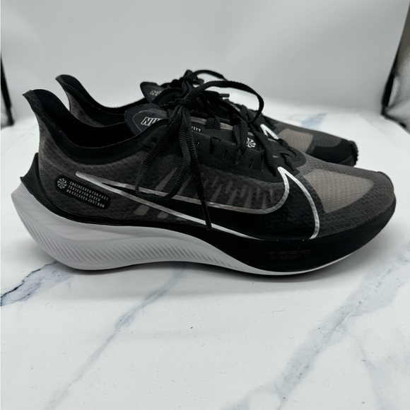 Nike Women’s Zoom Gravity Sz. 10 - Picture 5 of 7